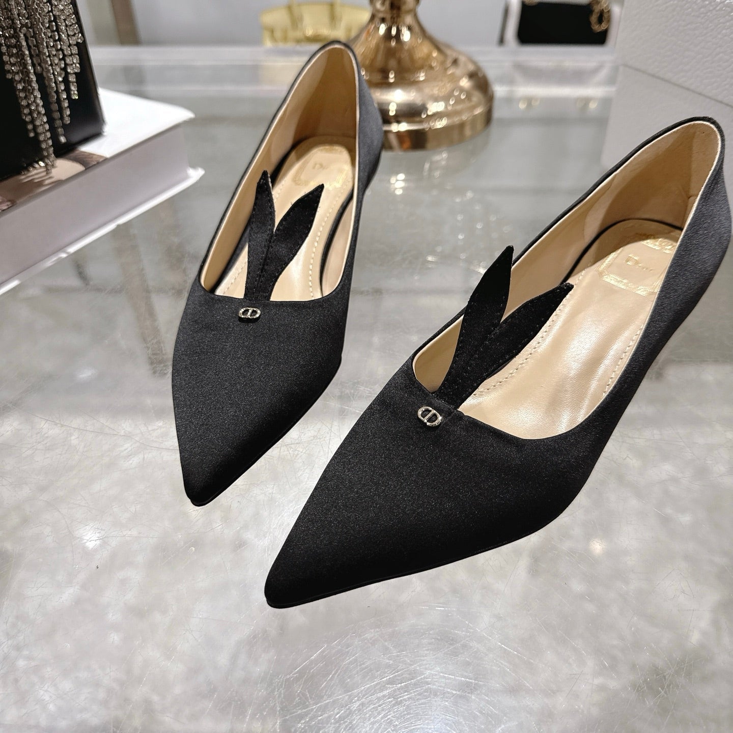 CD 26 Pump 35mm Black Silk Satin 592204