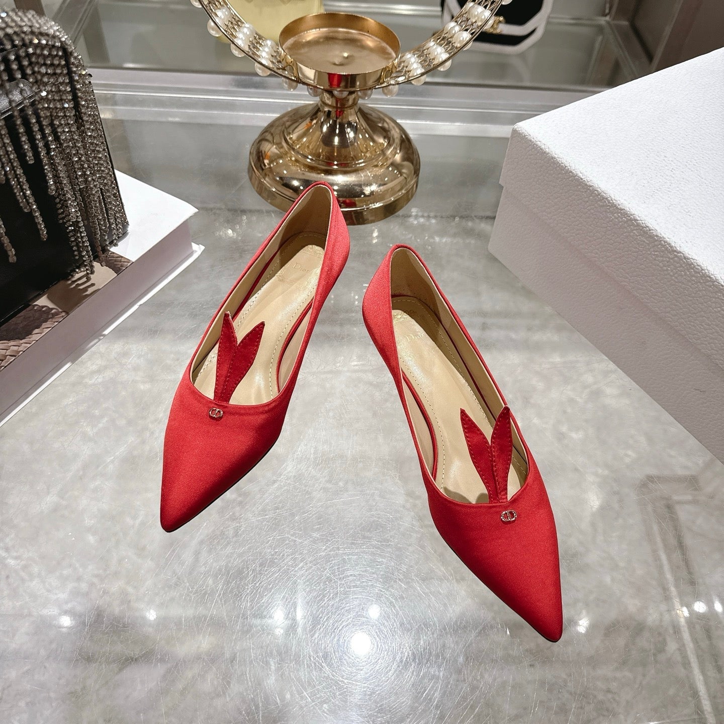 CD 26 Pump 35mm Red Silk Satin 592205