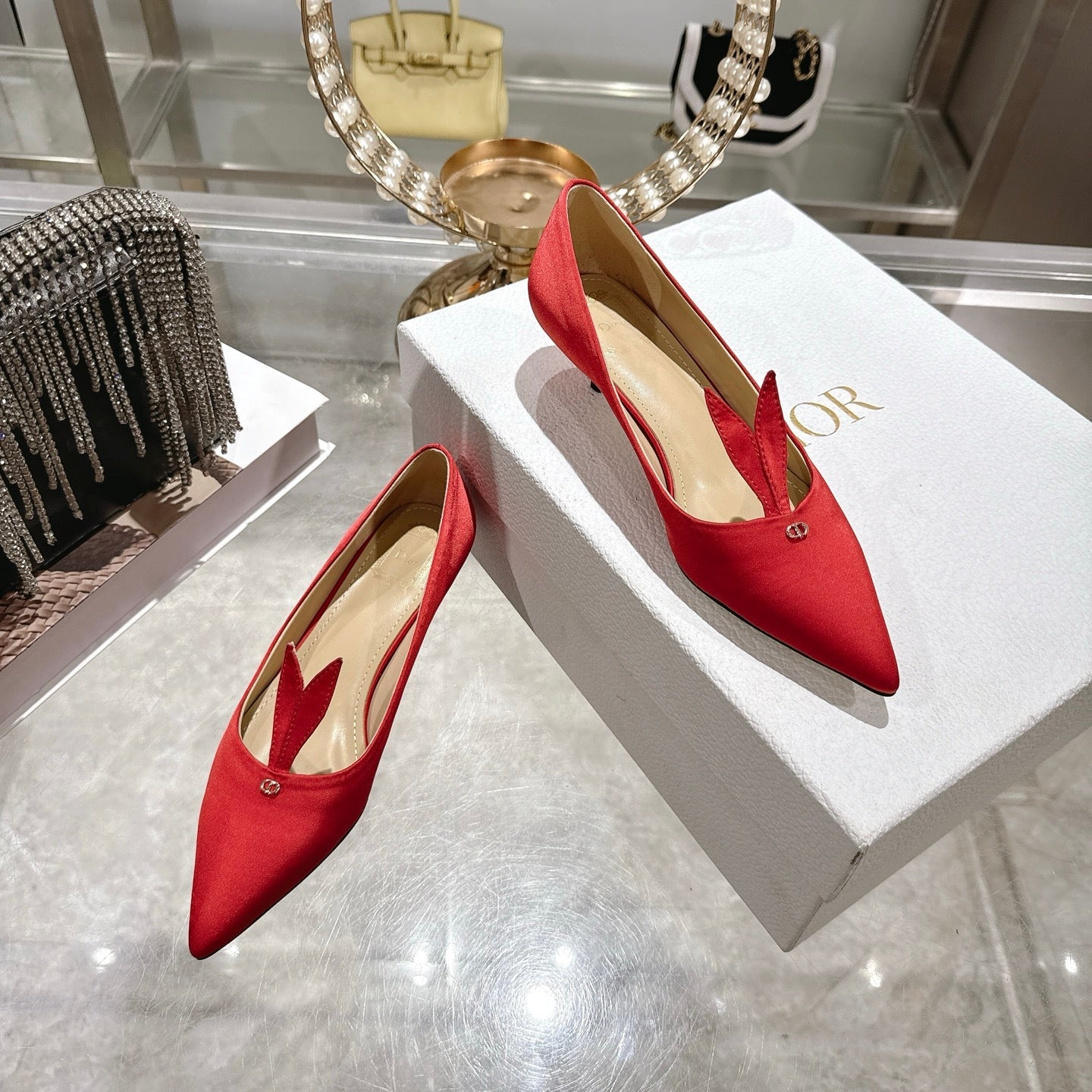 CD 26 Pump 35mm Red Silk Satin 592205