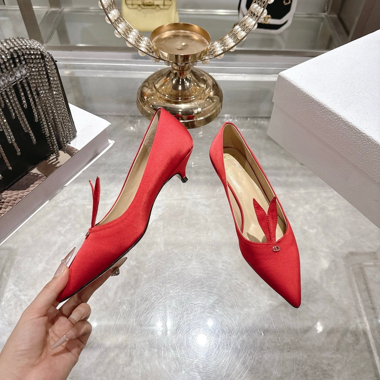 CD 26 Pump 35mm Red Silk Satin 592205