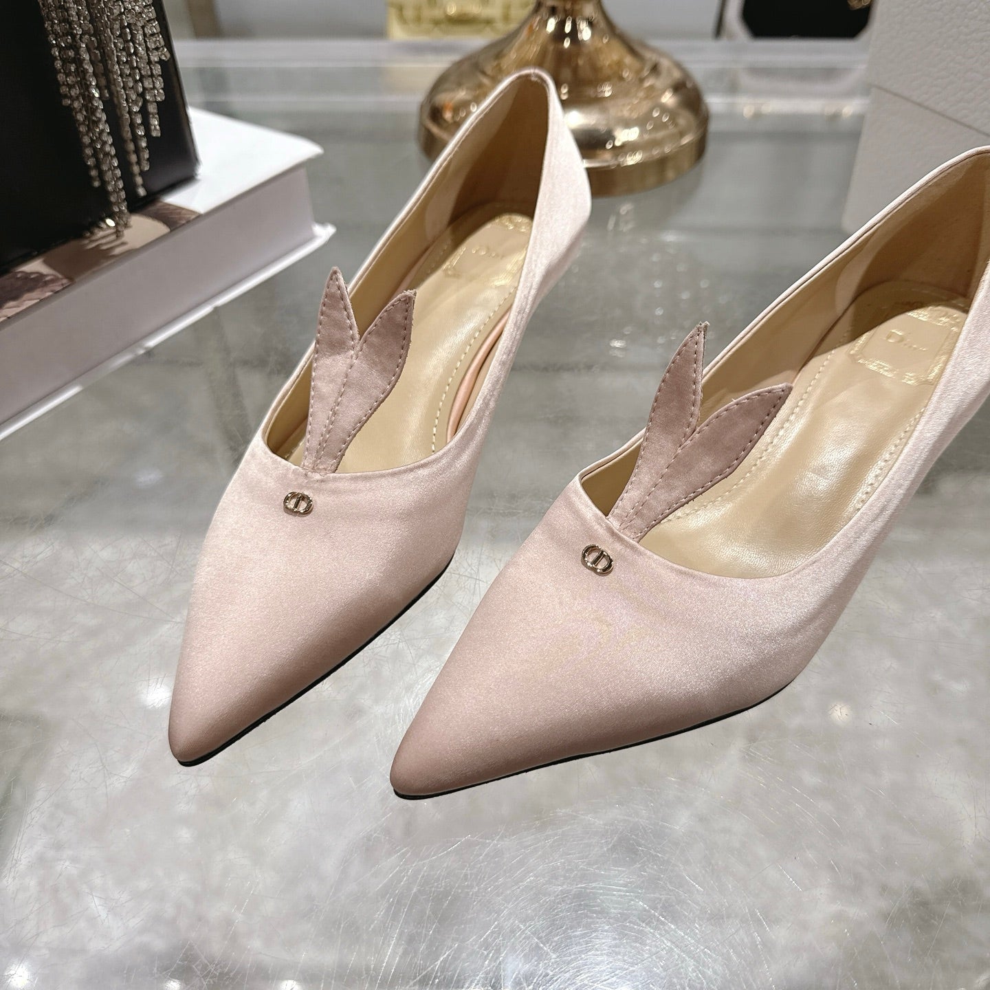 CD 26 Pump 35mm Light Pink Silk Satin 592206