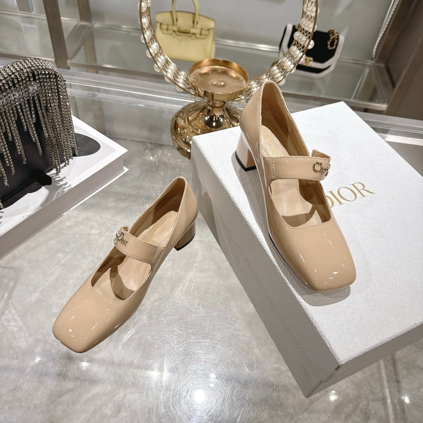 CC 26 Lolita High Heels 40 Beige Patent Leather 592207