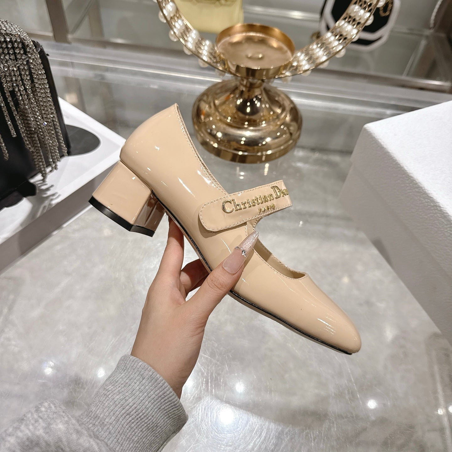 CC 26 Lolita High Heels 40 Beige Patent Leather 592207