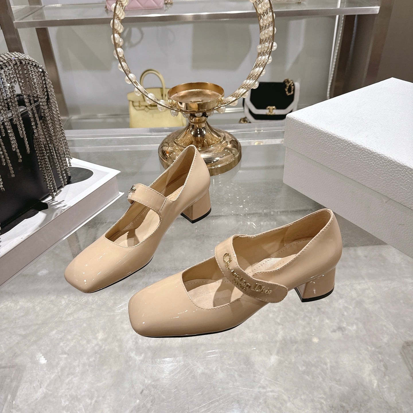 CC 26 Lolita High Heels 40 Beige Patent Leather 592207