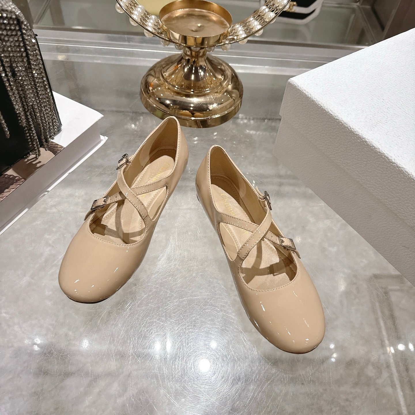 CD 26 Ballet Flats Beige Patent Leather 592211
