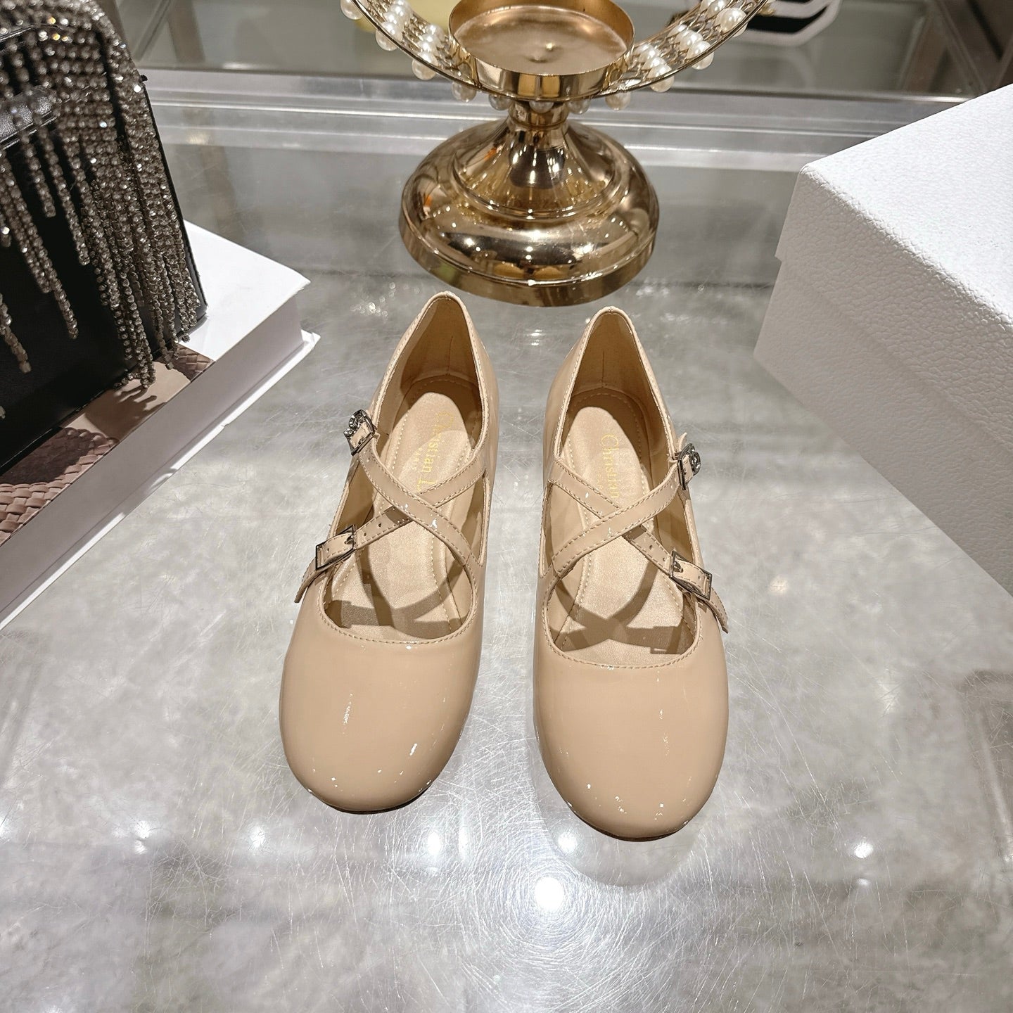 CD 26 Ballet Flats Beige Patent Leather 592211