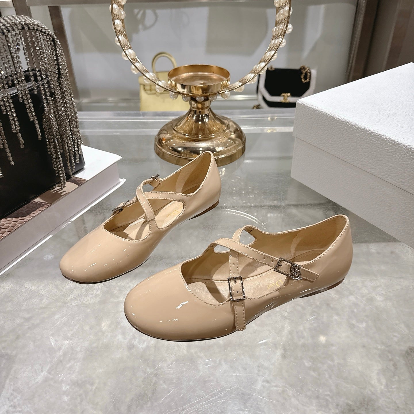 CD 26 Ballet Flats Beige Patent Leather 592211