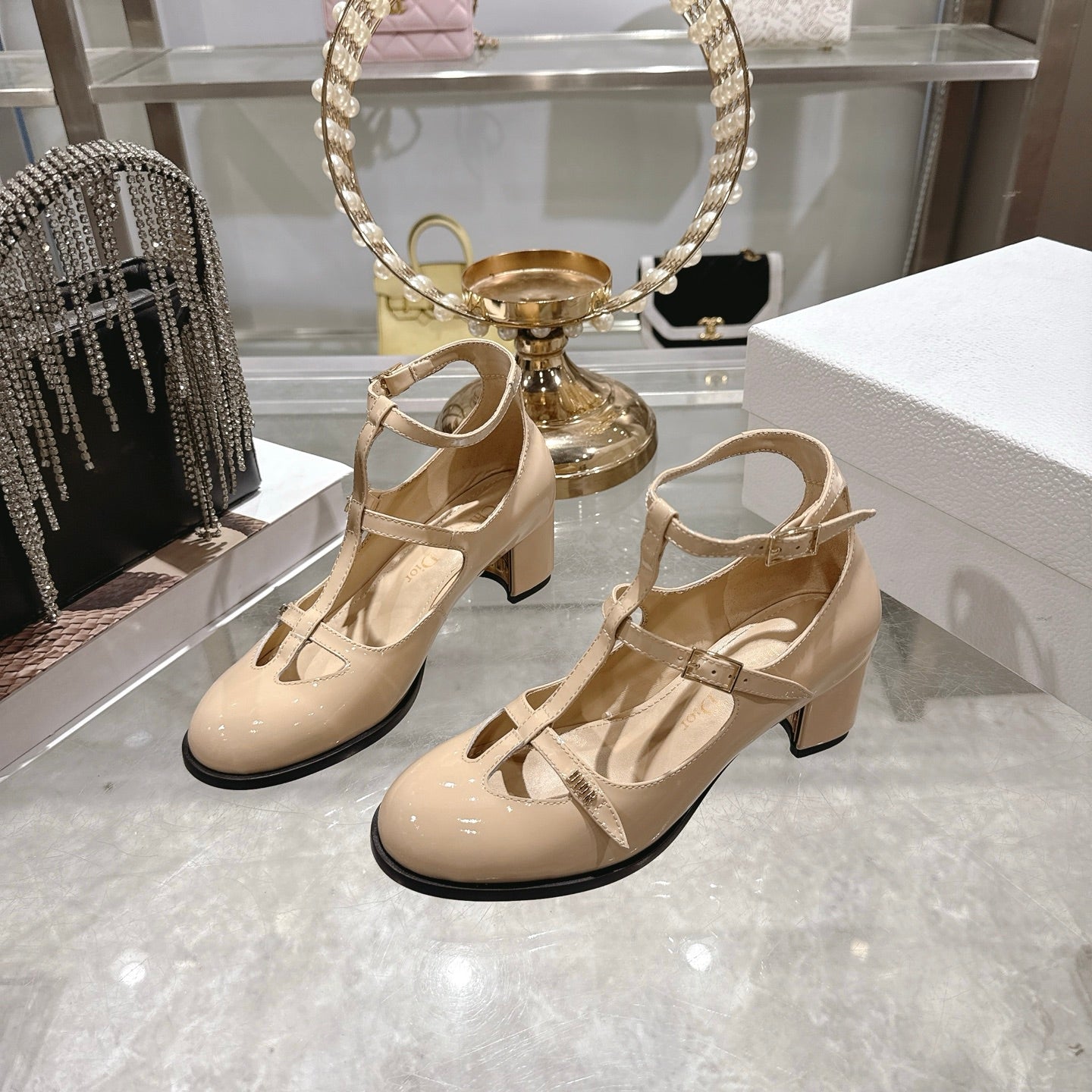 CD 26 Heel Mary Jane 40 Beige Patent Leather 592221