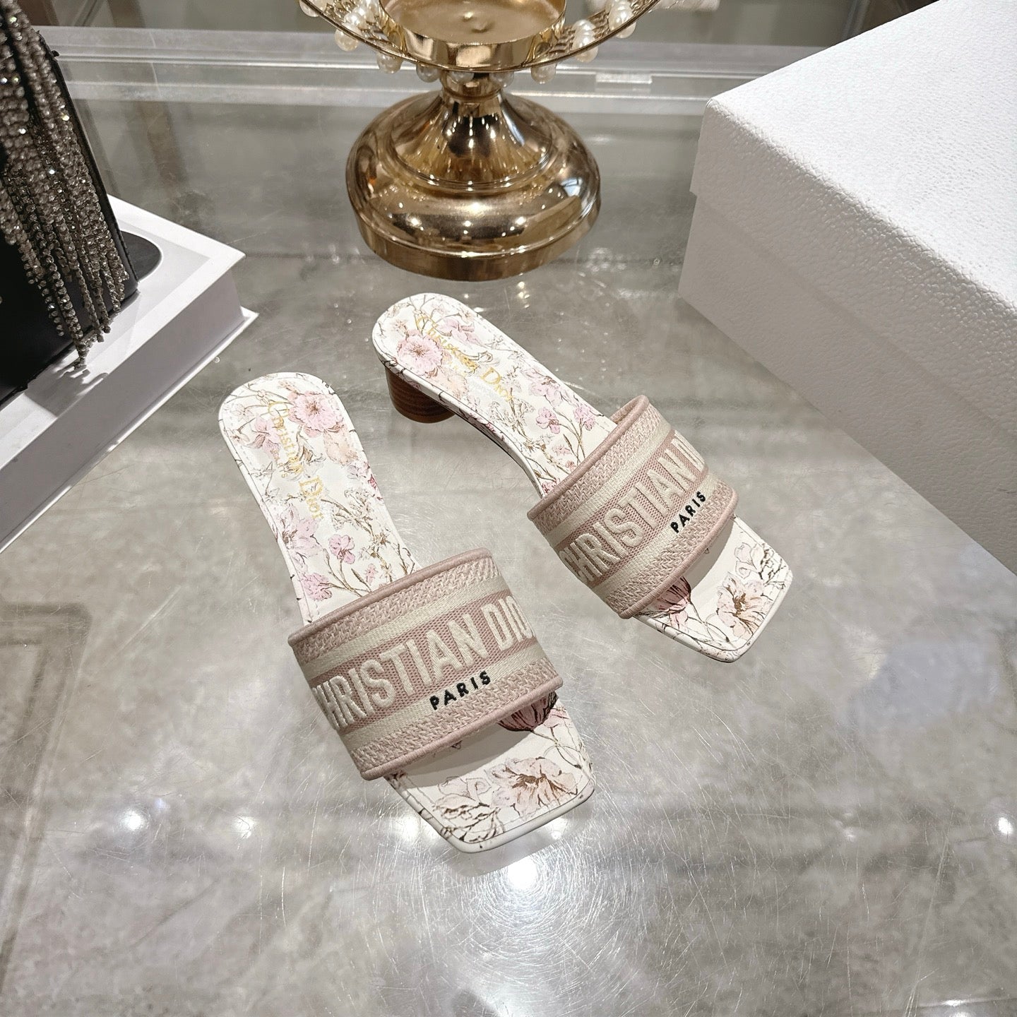 CC 26 Embroidered Sandals 45mm Beige Flower Canvas 592242