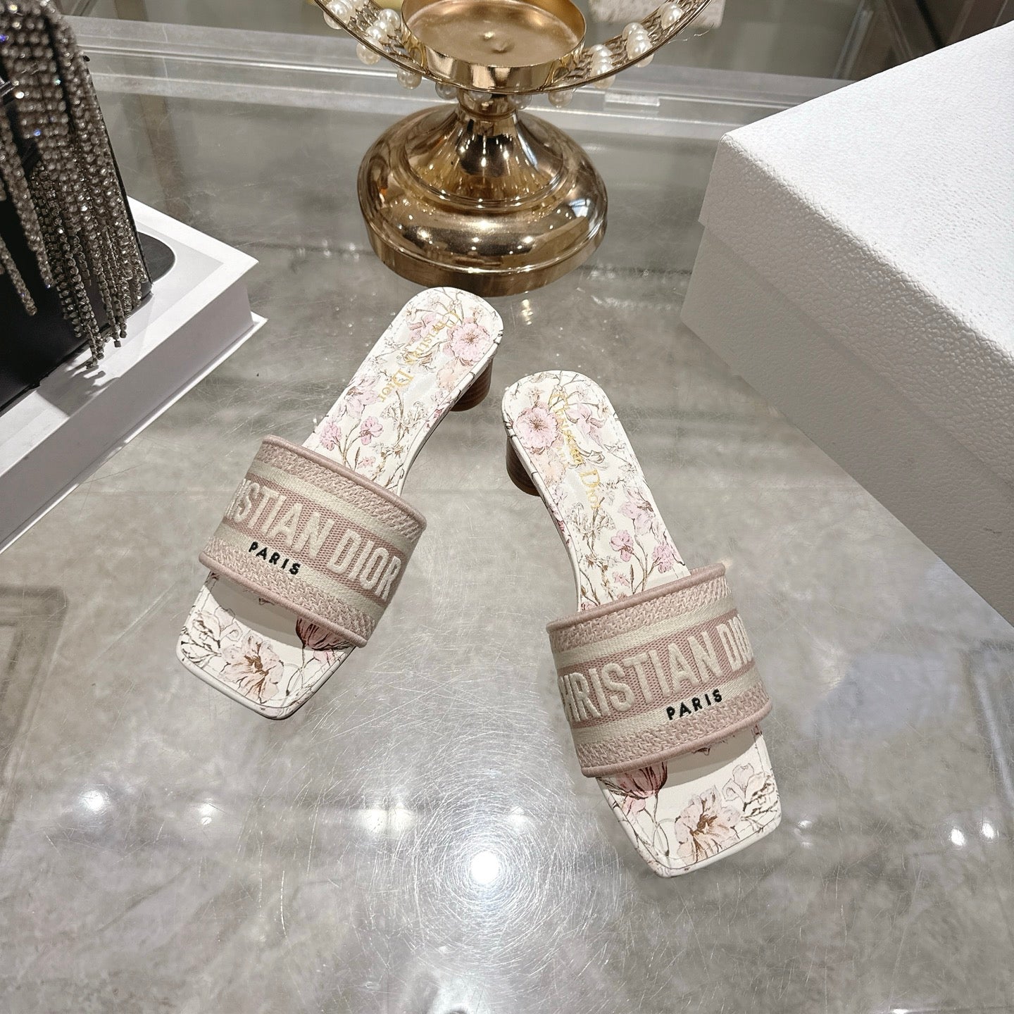 CC 26 Embroidered Sandals 45mm Beige Flower Canvas 592242