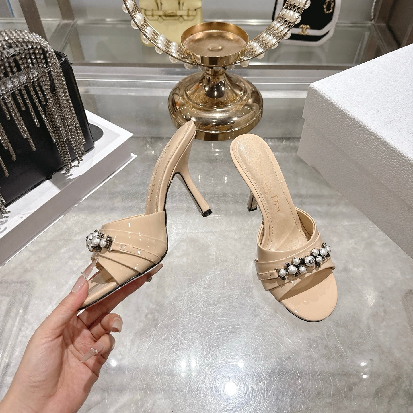 CC 26 High-Heeled Mules 85mm Pearl Beige Patent Leather 592250