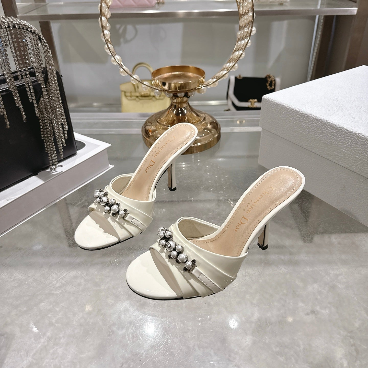 CD 26 High-Heeled Mules 85mm Pearl Ivory Patent Leather 592252