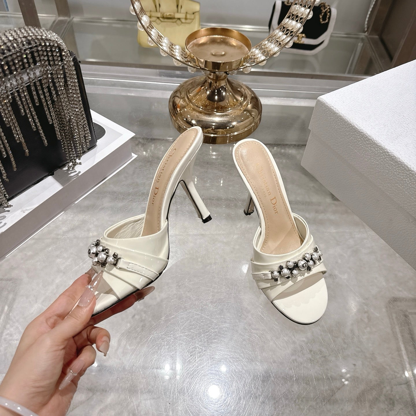 CD 26 High-Heeled Mules 85mm Pearl Ivory Patent Leather 592252