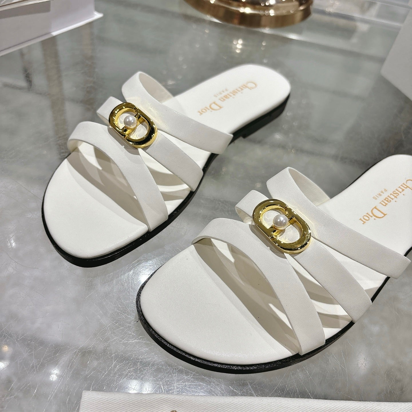 CD 26 Flat Sandals White Leather 592260