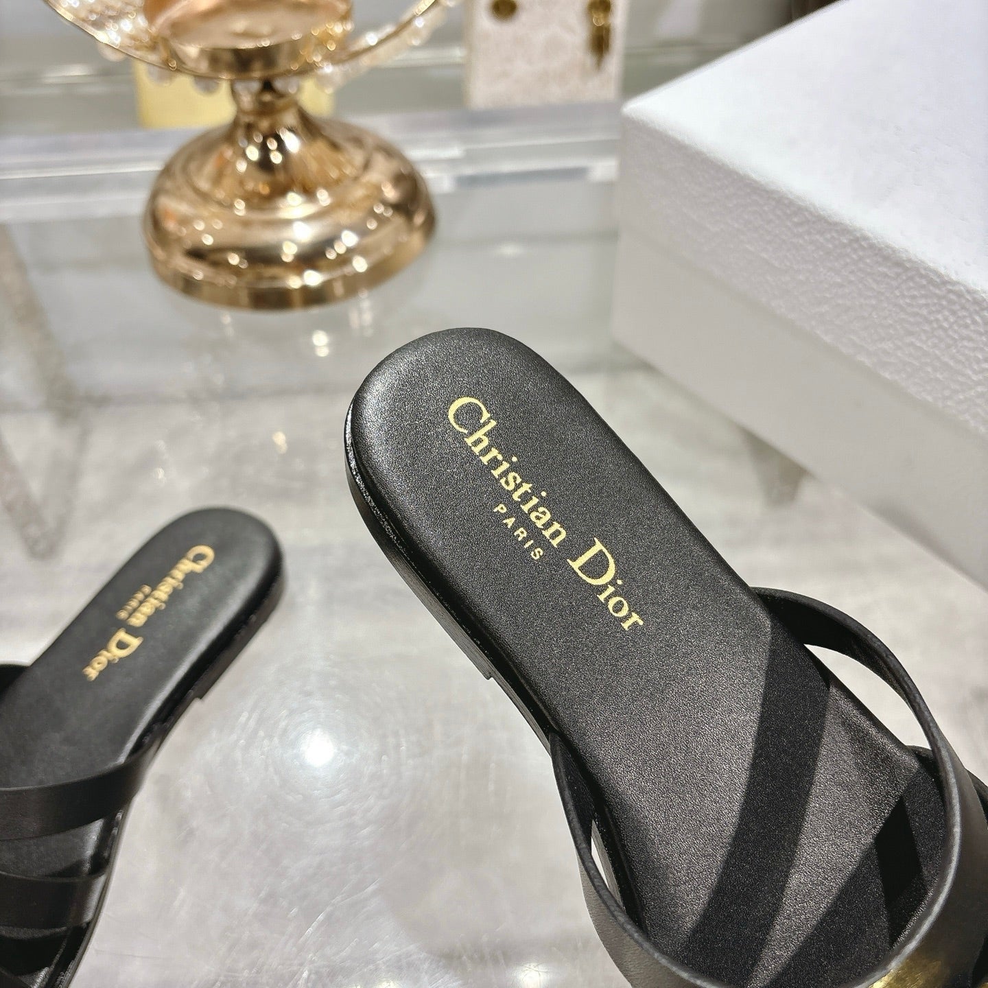 CD 26 Flat Sandals Black Leather 592262