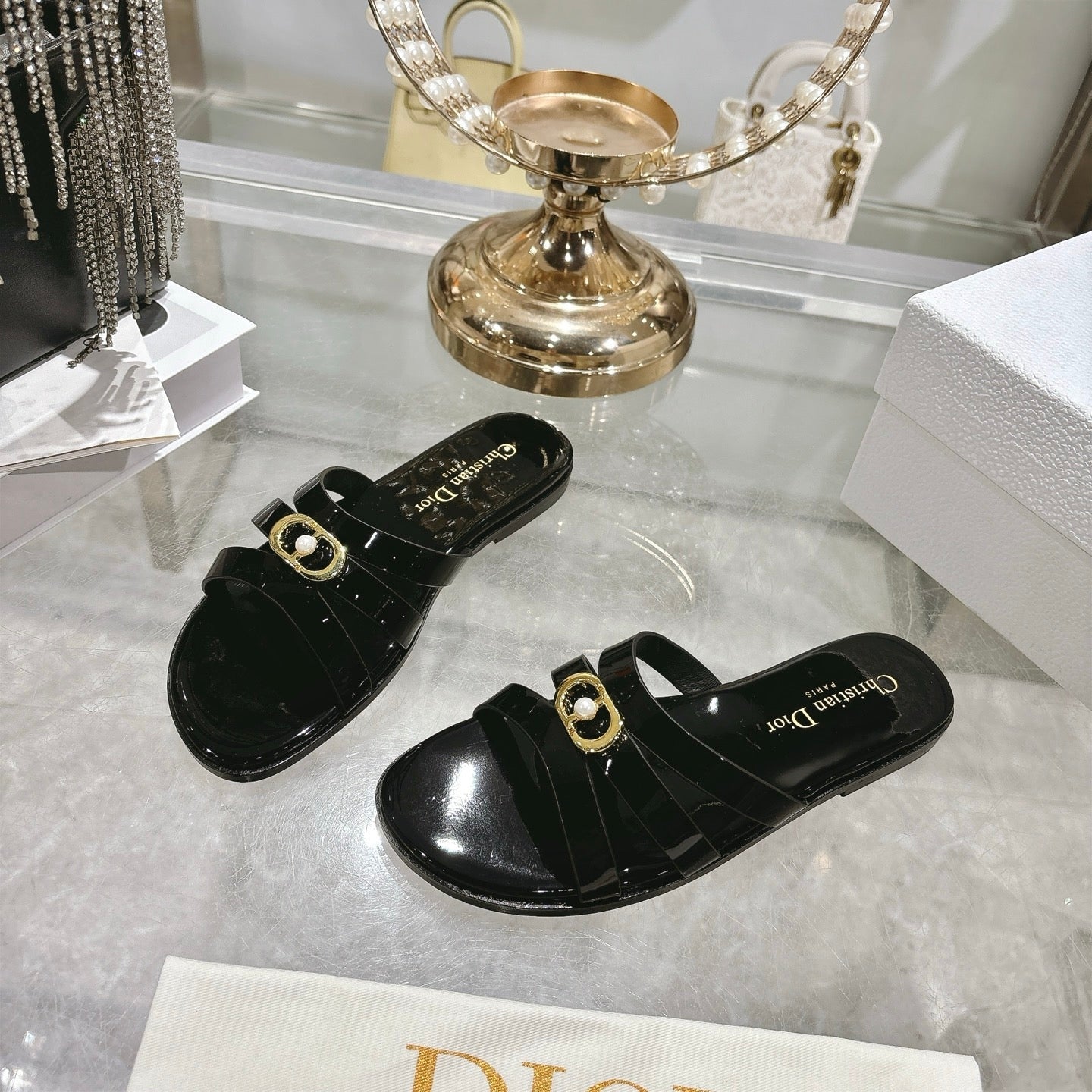 CD 26 Flat Sandals Black Patent Leather 592264