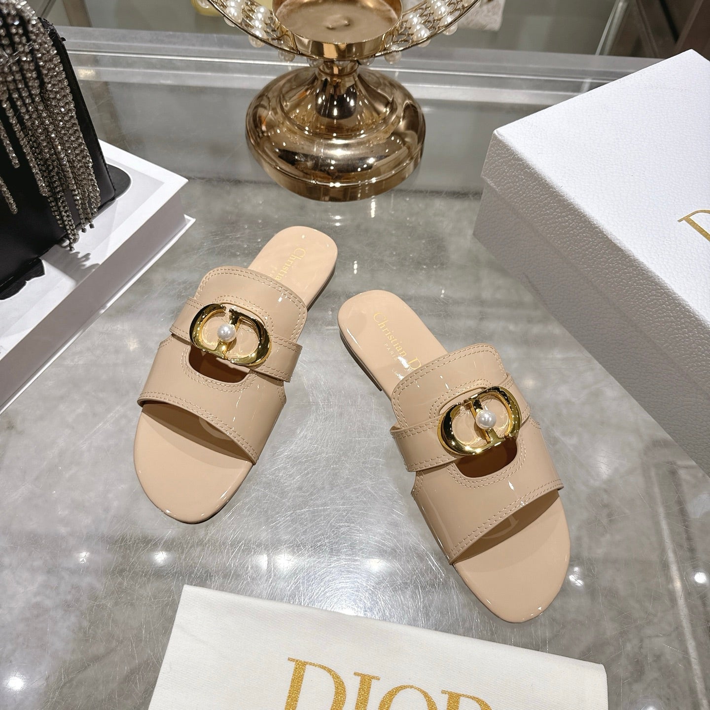 CD 26 Chunky Heel Sandals Beige Patent Leather 592276