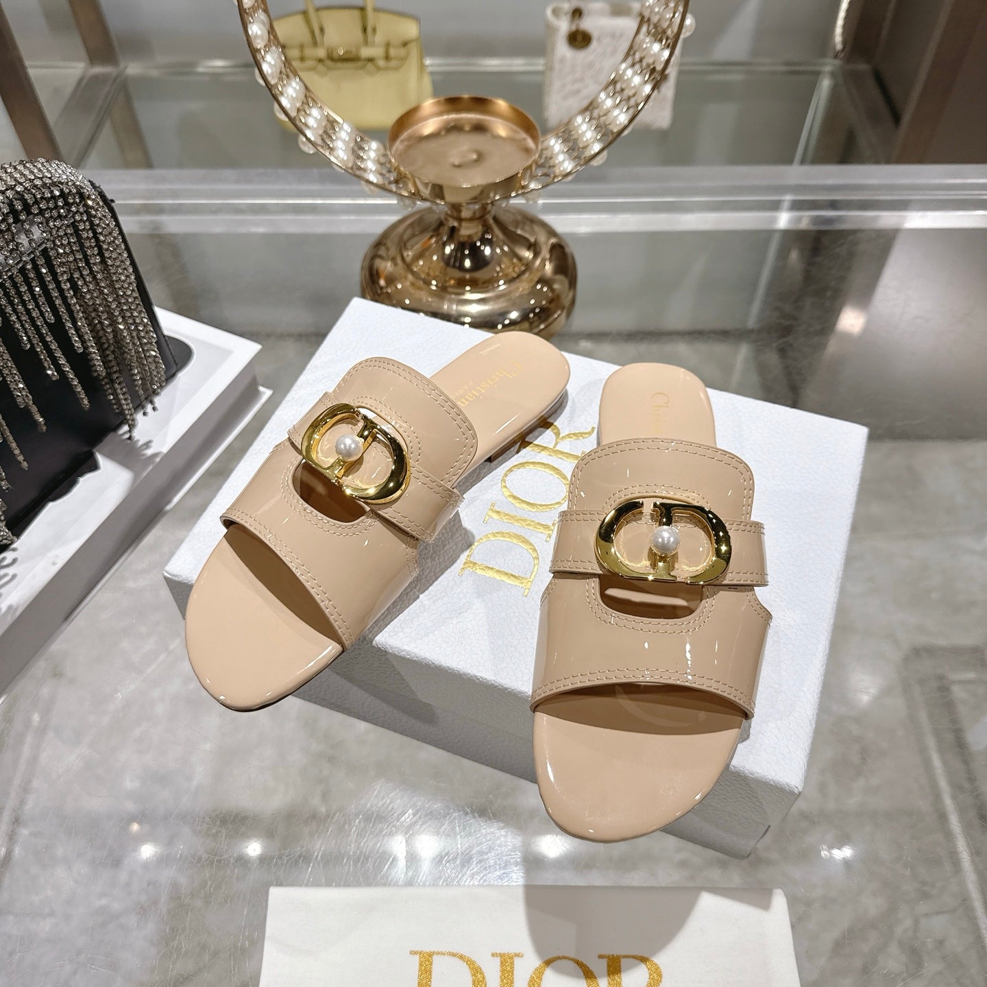 CD 26 Chunky Heel Sandals Beige Patent Leather 592276