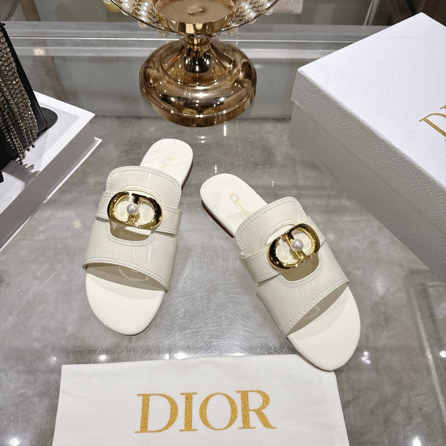 CD 26 Chunky Heel Sandals White Patent Leather 592277