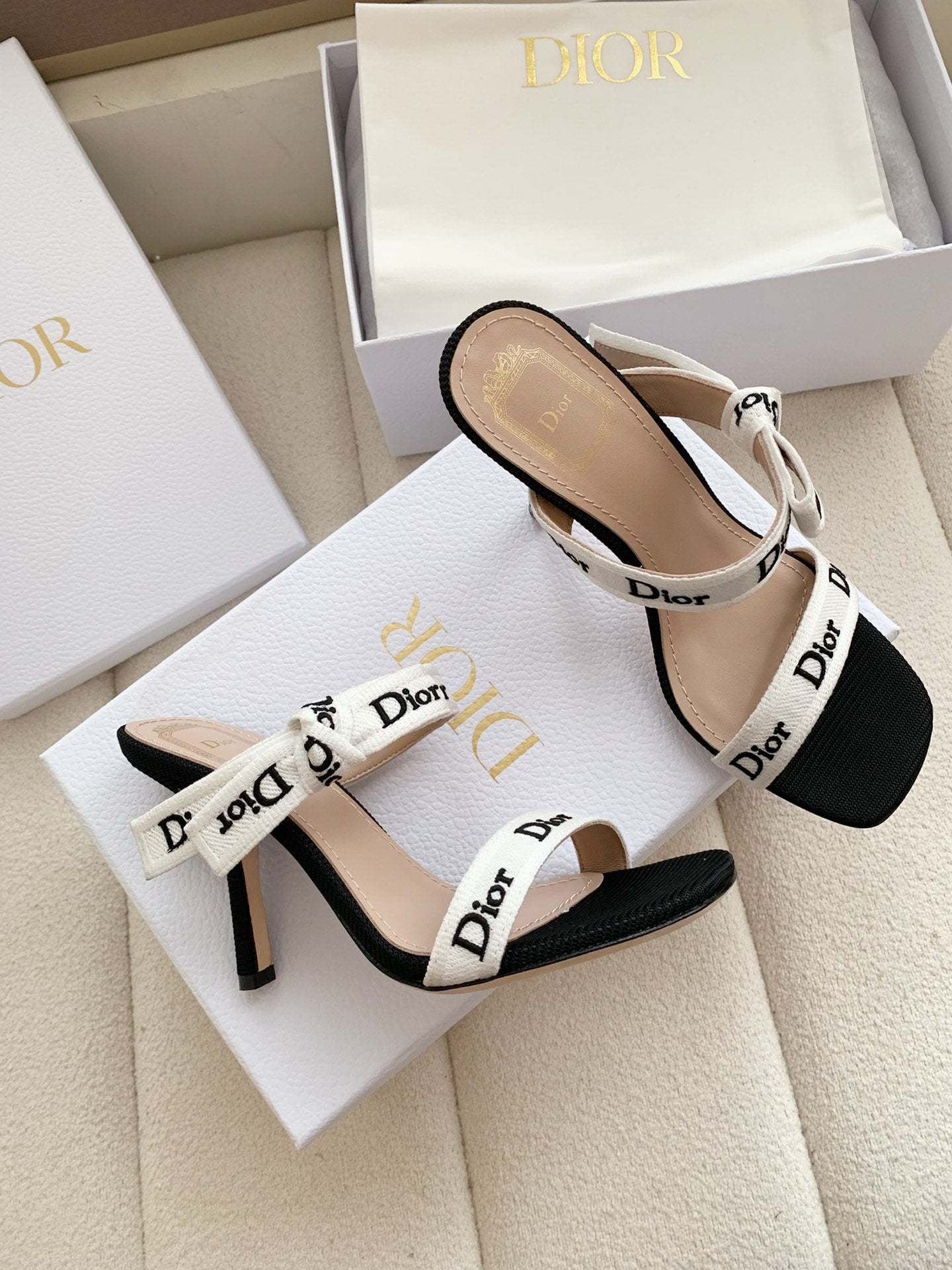 CD 26s High Heel Sandal 100 White Black Canvas Sheepskin  664180