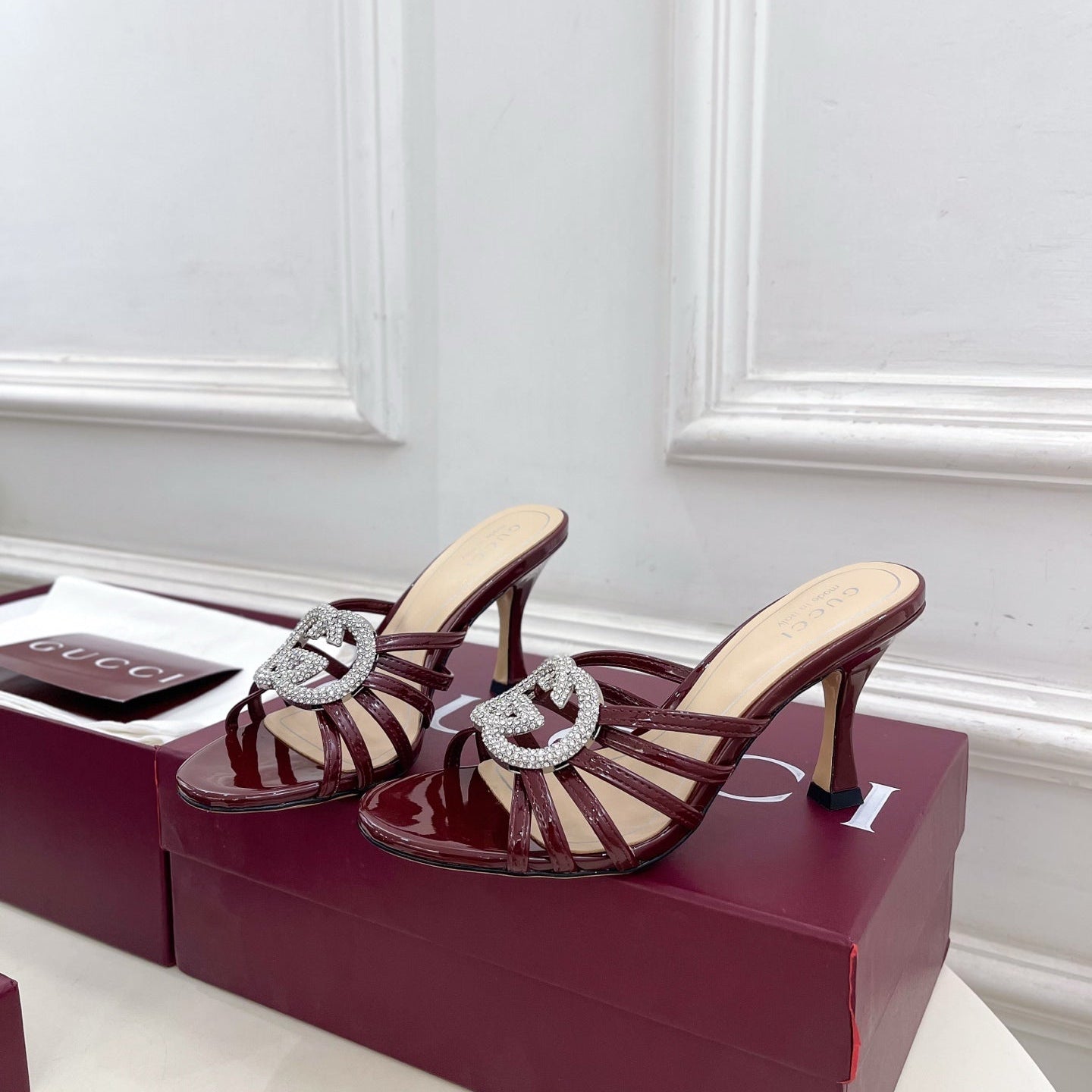 GG 26 High-Heeled Mules 85 Dark Red Beige Patent Leather 587085