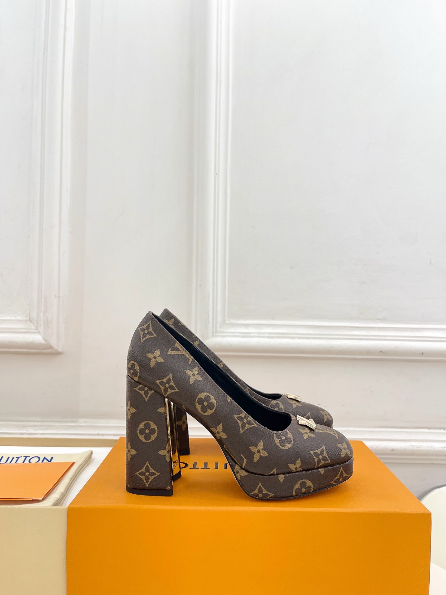 LV 26ss Pump 110 Brown Monogram Leather 631920