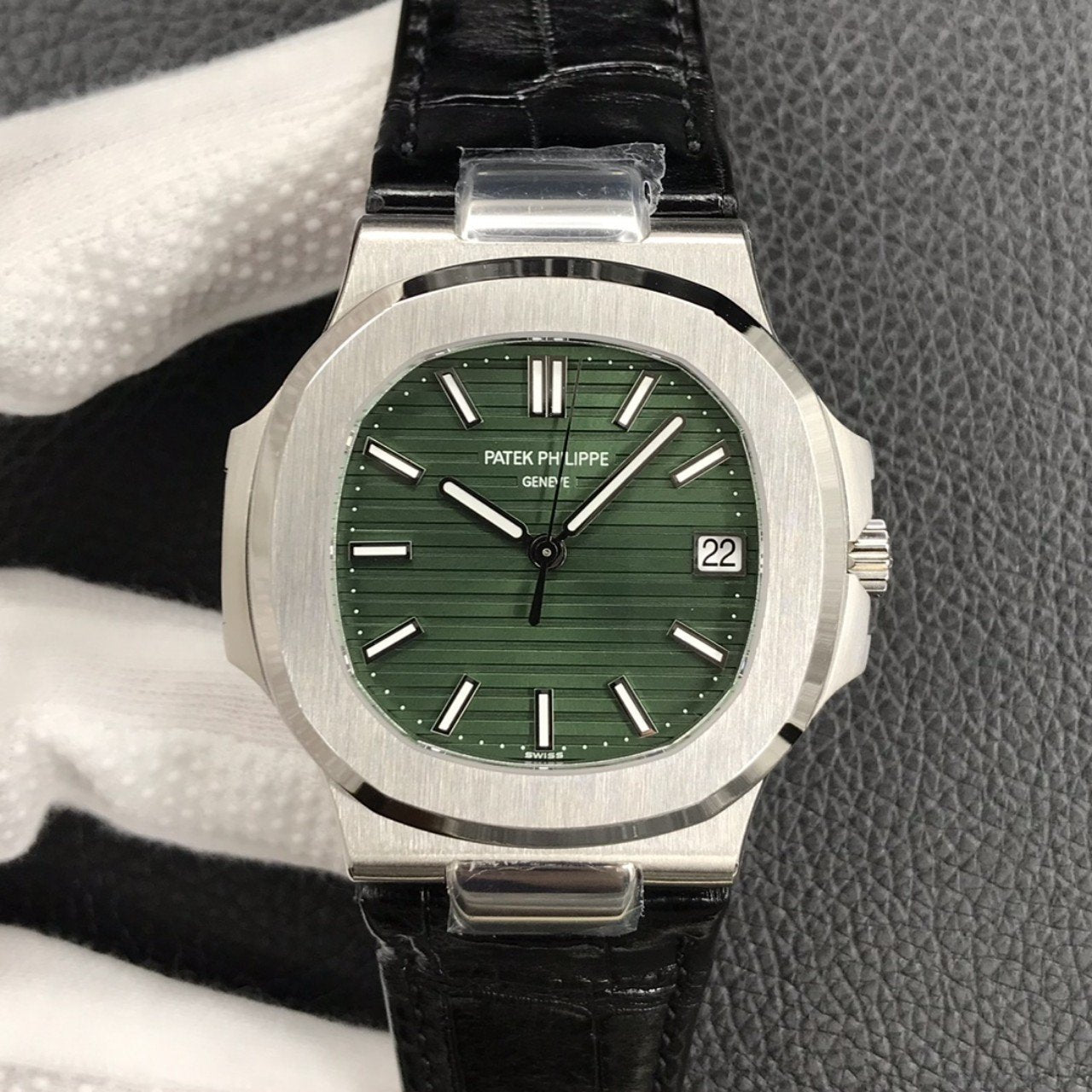 PATEK NAUTILUS 5711 STEEL CASE GREEN DIAL