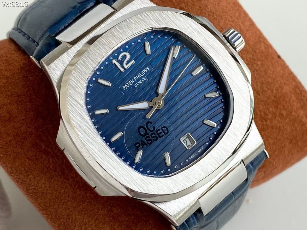 NAUTILUS STAINLESS STEEL 40MM BLUE DIAL